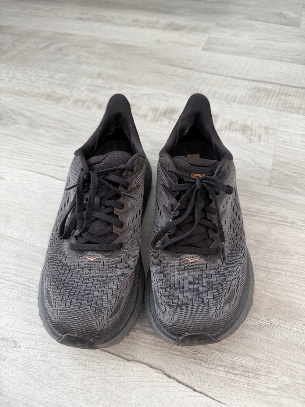 Hoka Clifton 8 - Size 7.5